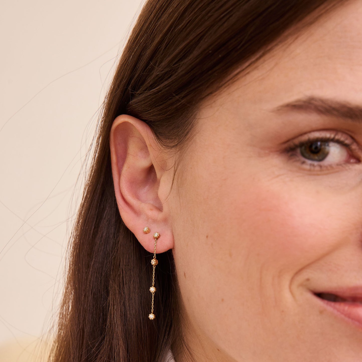 Boucle d'oreille pendante Mini Marguerite L - Or 18 carats et diamants